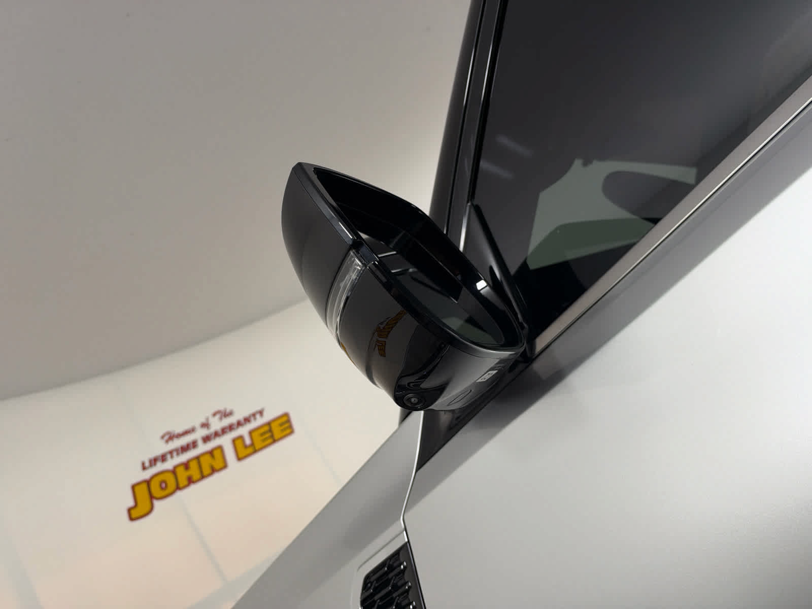 Certified 2025 Nissan Armada SL w/ Captain's Chari Seat Package RWD image 13