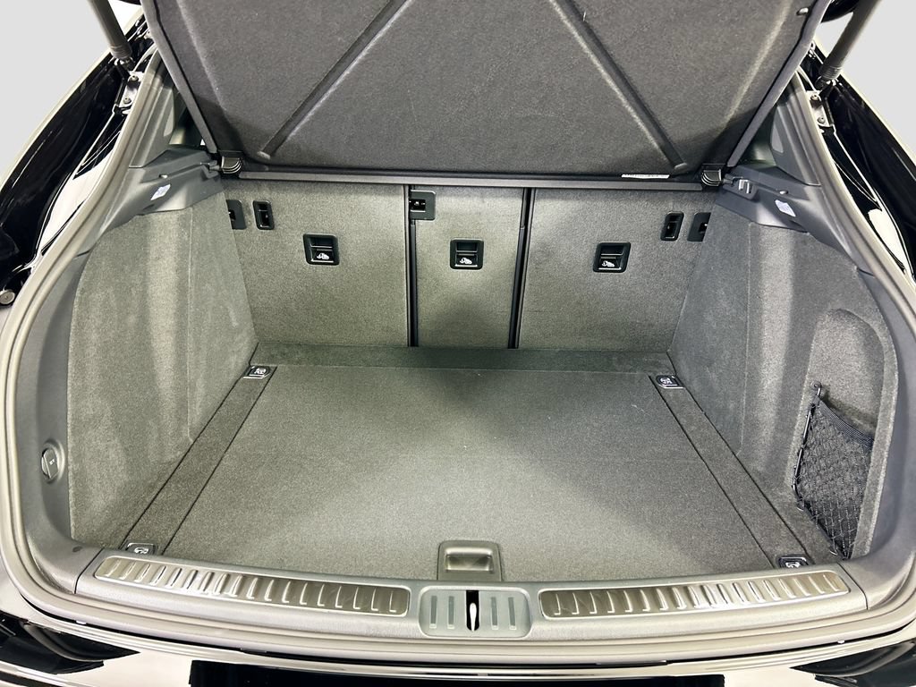 Used 2026 Porsche Macan AWD/4WD image 29