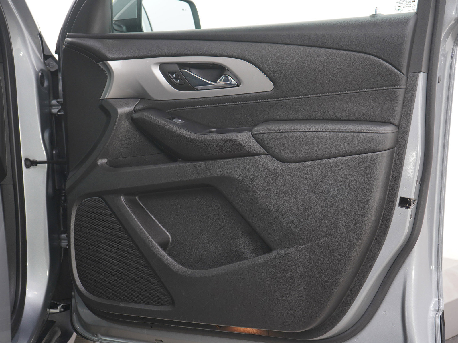 Used 2023 Chevrolet Traverse LT AWD/4WD image 9