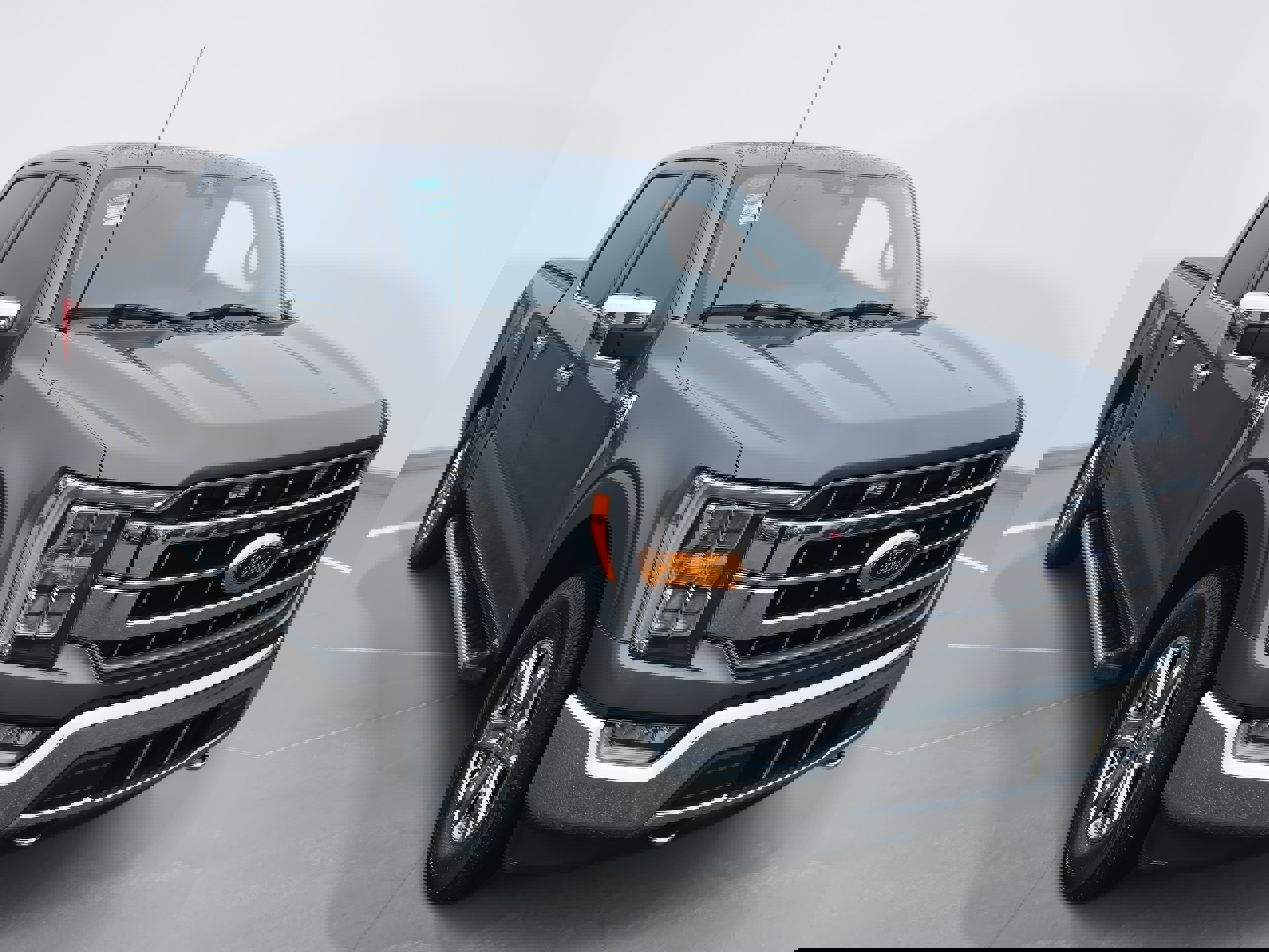 Used 2023 Ford F150 Lariat w/ Trailer Tow Package image 3