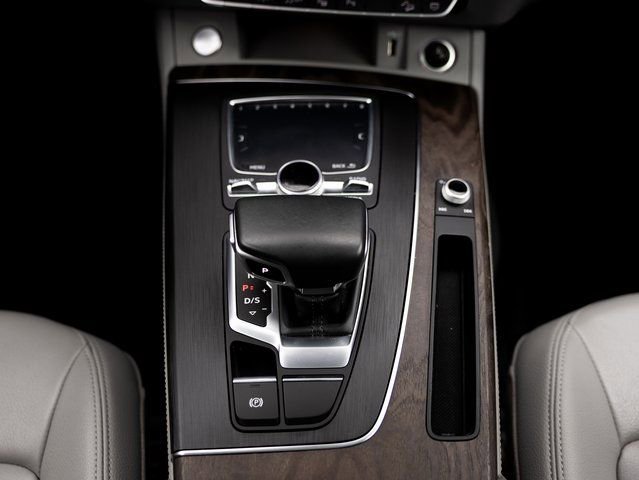 Used 2019 Audi Q5 Prestige w/ Prestige Package image 23