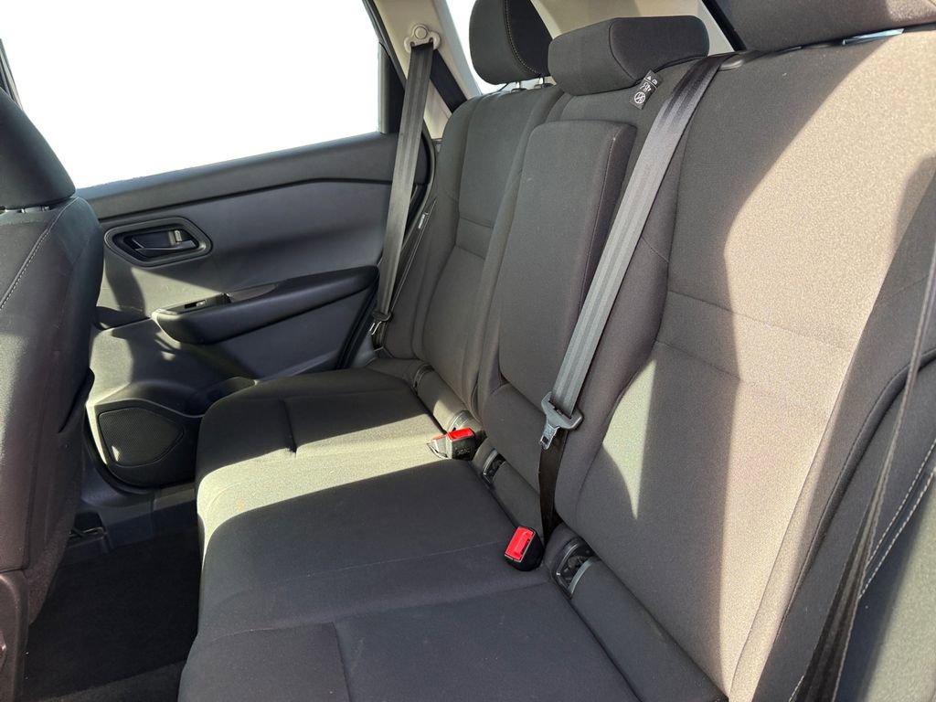Used 2024 Nissan Rogue S image 13