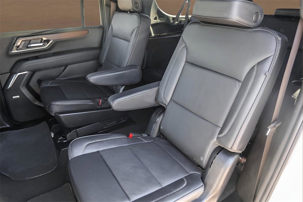 Used 2025 GMC Yukon XL Denali image 25