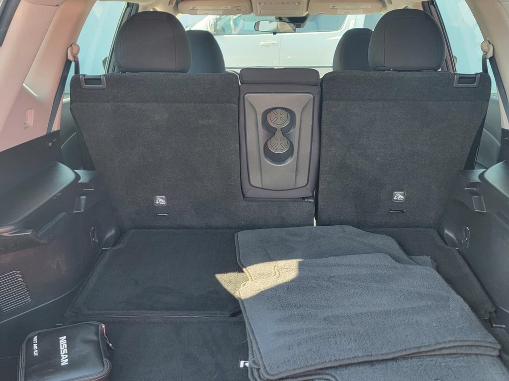 Used 2019 Nissan Rogue S AWD/4WD image 10