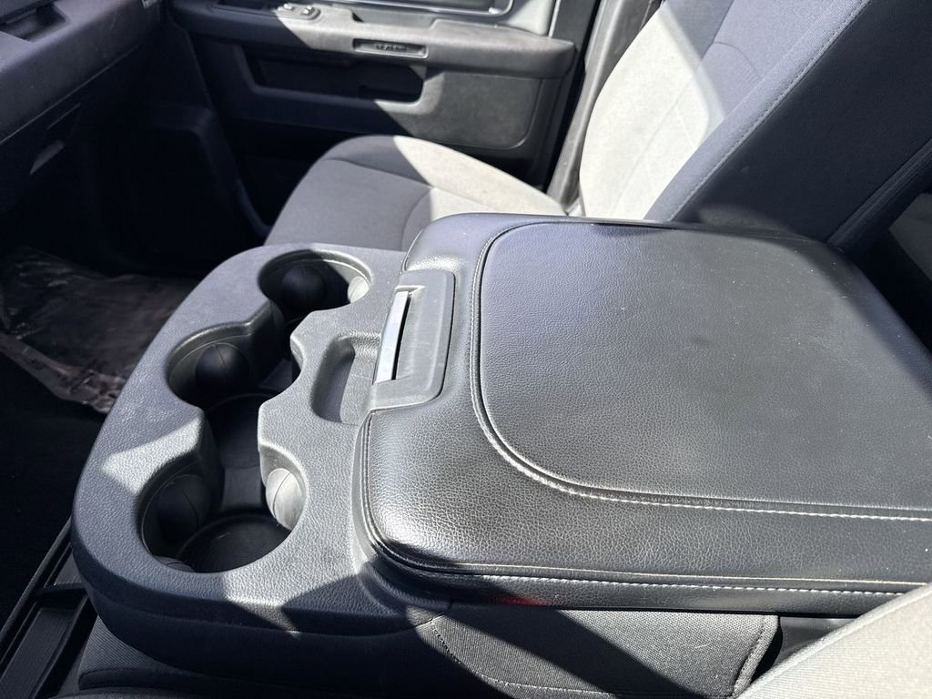 Used 2021 RAM 1500 Classic SLT AWD/4WD image 20