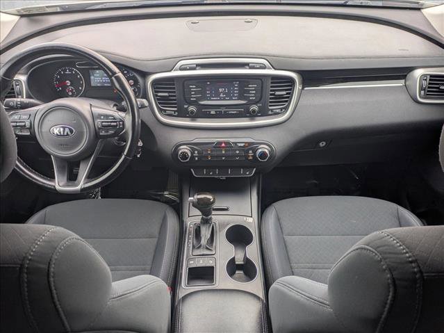 Used 2016 Kia Sorento LX w/ LX Convenience Package image 16