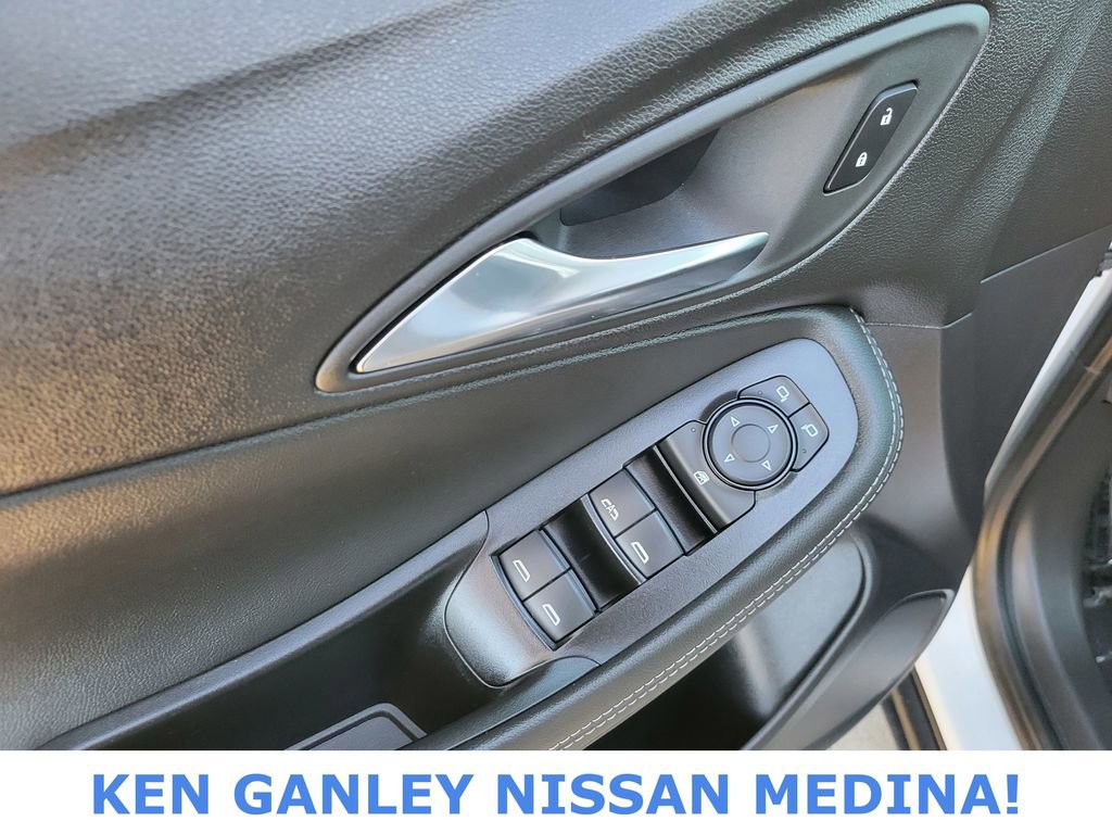 Used 2025 Buick Encore GX Preferred image 36