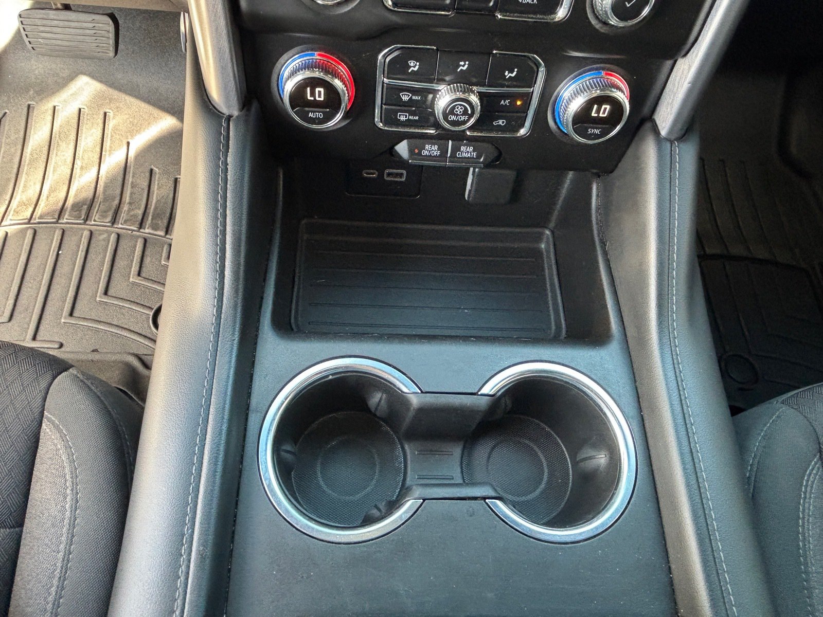 Used 2021 GMC Yukon SLE AWD/4WD image 16