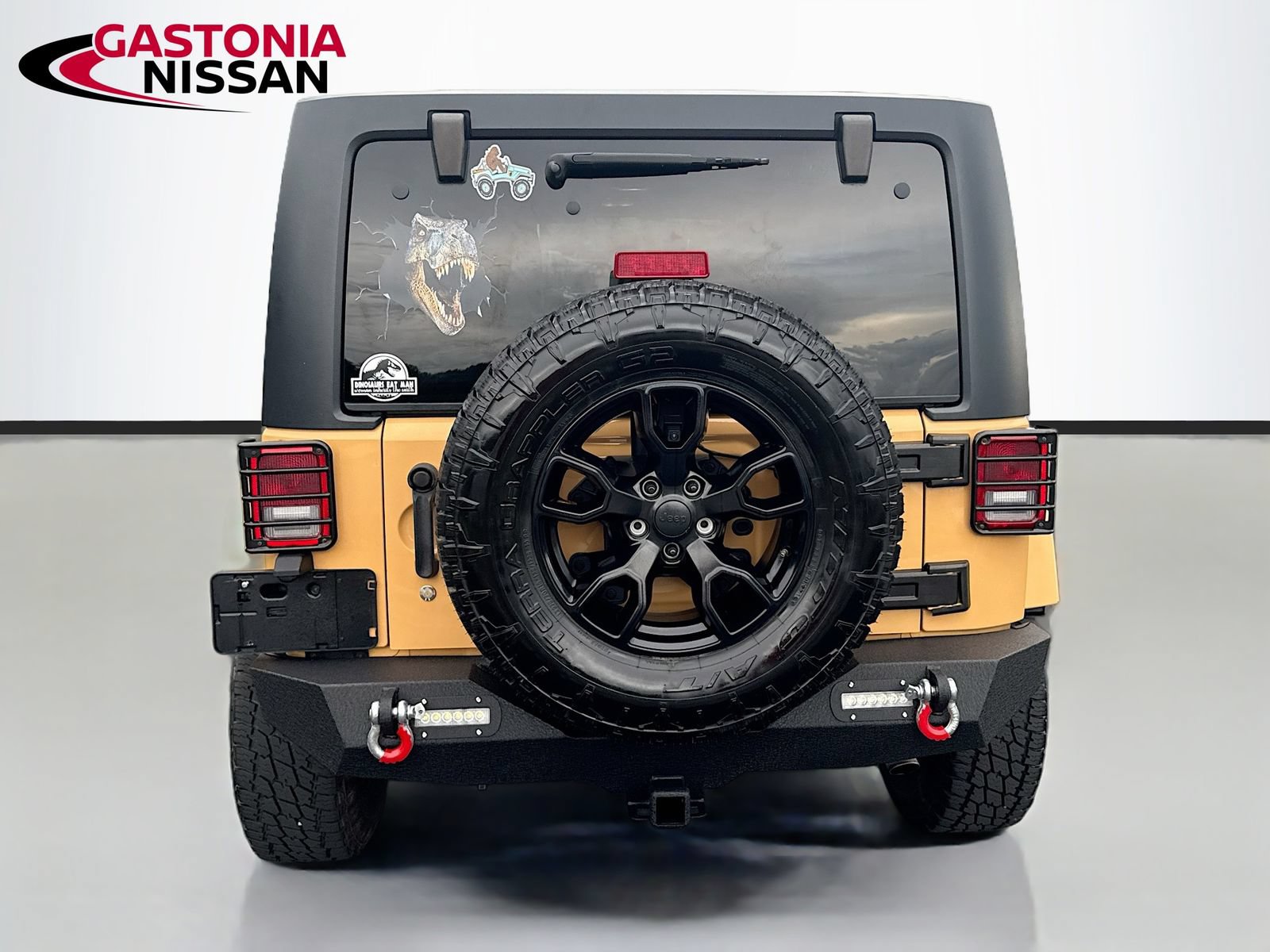 Used 2013 Jeep Wrangler Unlimited Sahara w/ Connectivity Group AWD/4WD image 7