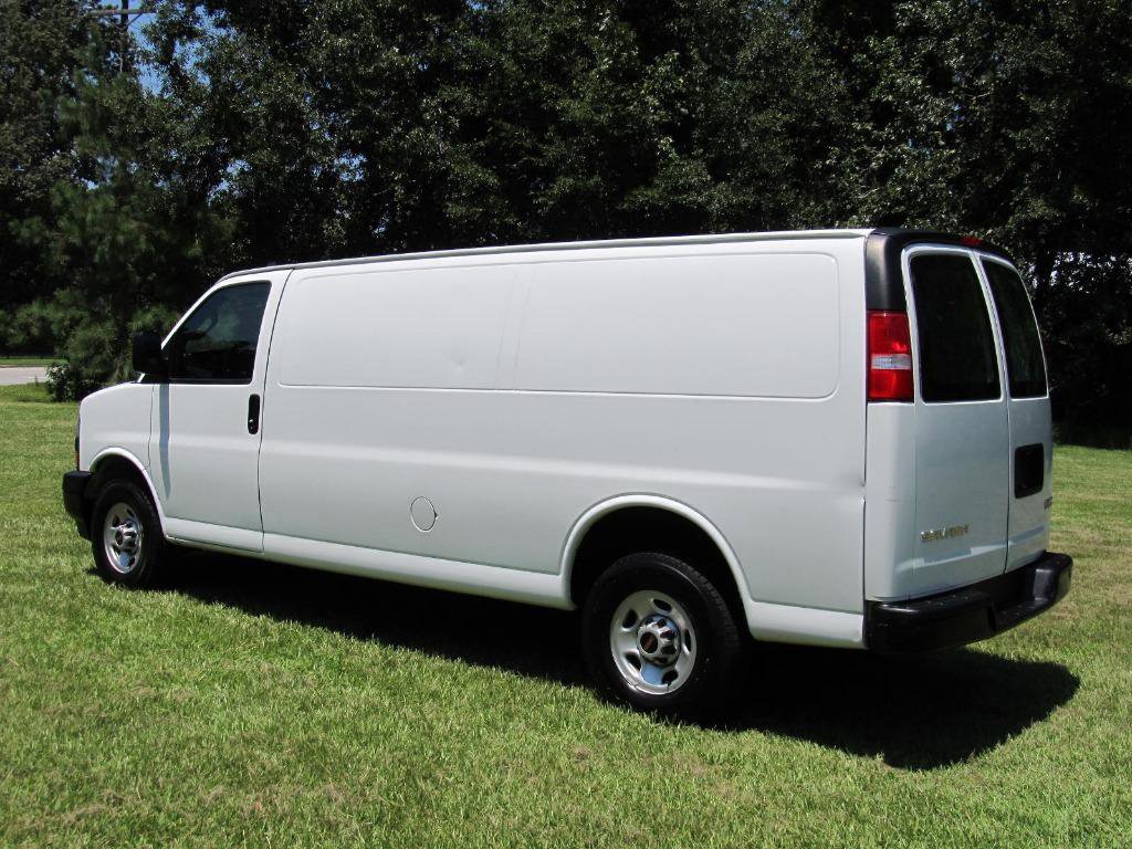 Used 2022 GMC Savana 3500 Extended w/ Driver Convenience Package image 4