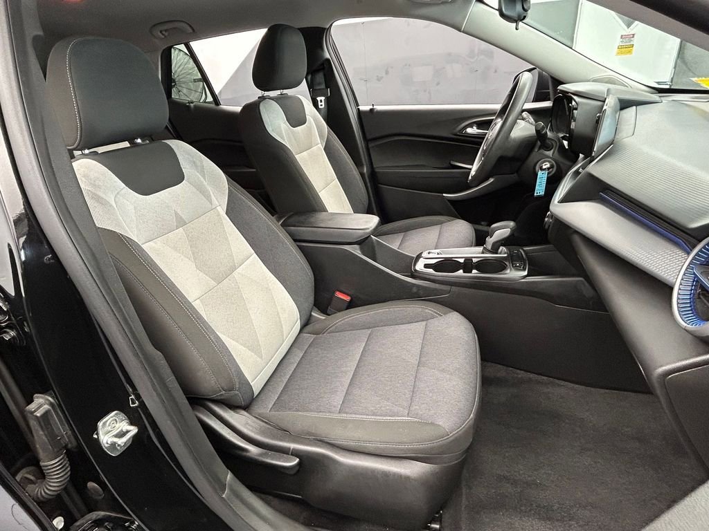 Used 2024 Chevrolet Trax LS image 43