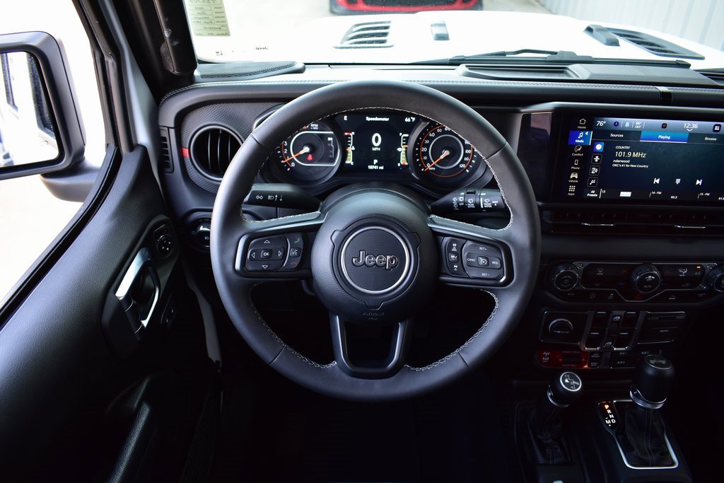 Used 2025 Jeep Wrangler Unlimited Rubicon image 45