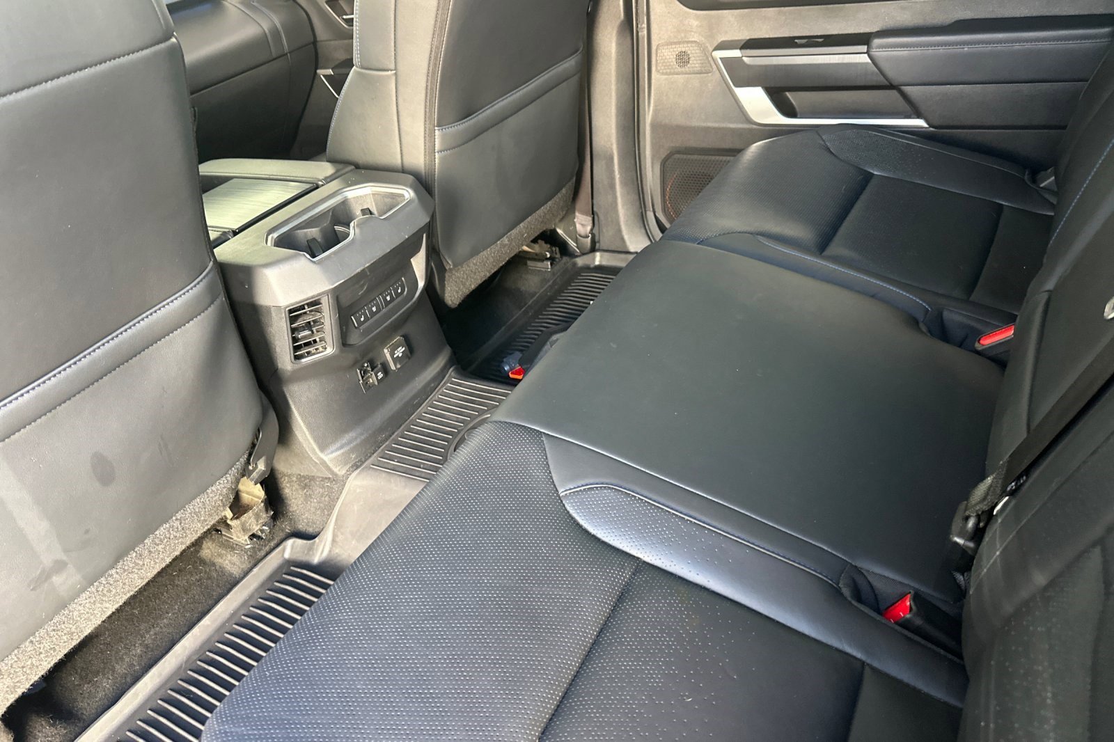 Used 2023 Toyota Tundra Platinum AWD/4WD image 27