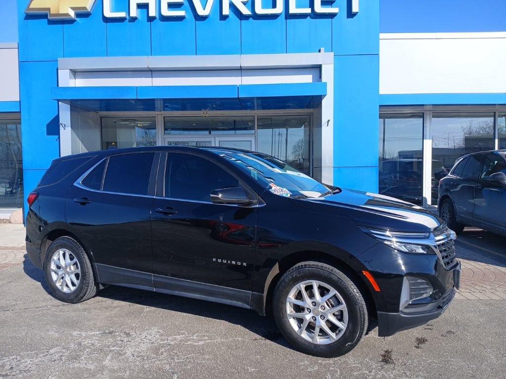 Used 2023 Chevrolet Equinox LT image 2