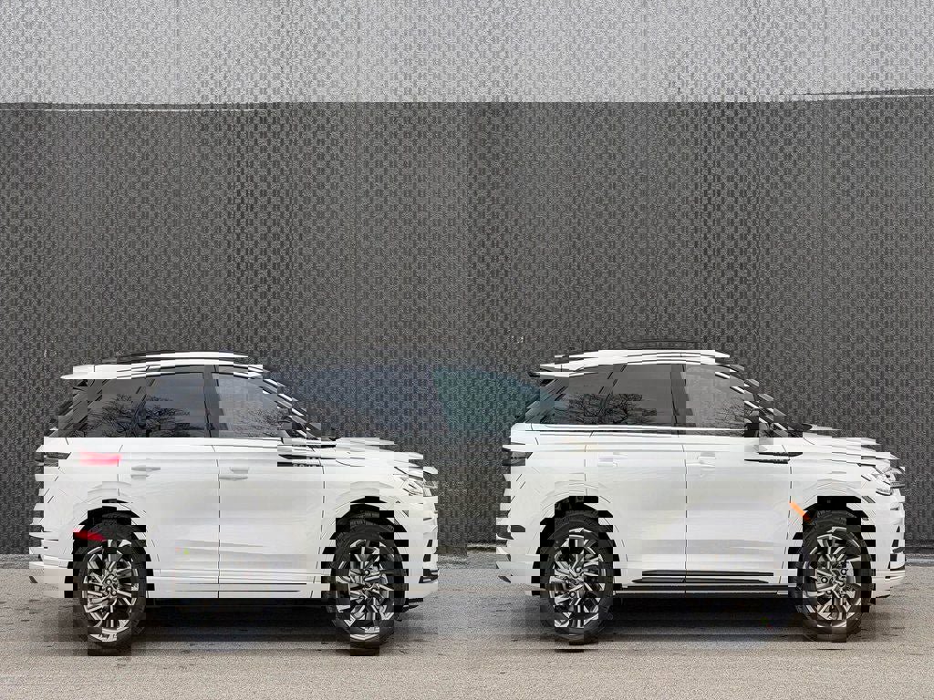 New 2026 Lincoln Corsair Grand Touring image 7