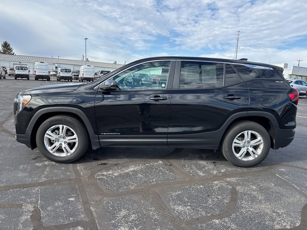 Used 2024 GMC Terrain SLE image 5