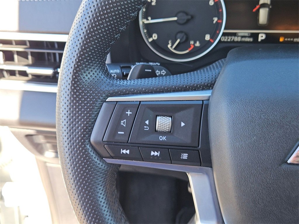 Used 2024 Mitsubishi Outlander SE Black Edition image 17