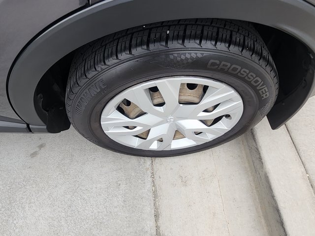 Used 2021 Toyota C-HR XLE image 31