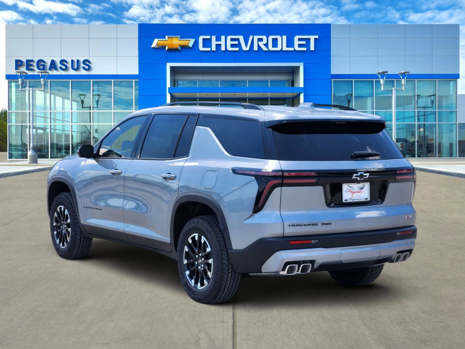 New 2026 Chevrolet Traverse Z71 w/ Driver Confidence Package AWD/4WD image 5