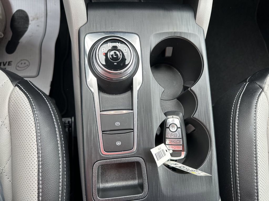 Used 2024 Ford Escape Platinum w/ Premium Technology Package AWD/4WD image 25