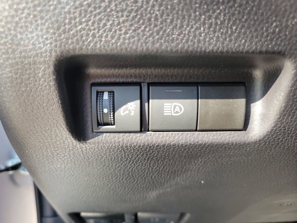 Used 2025 Toyota RAV4 LE image 27