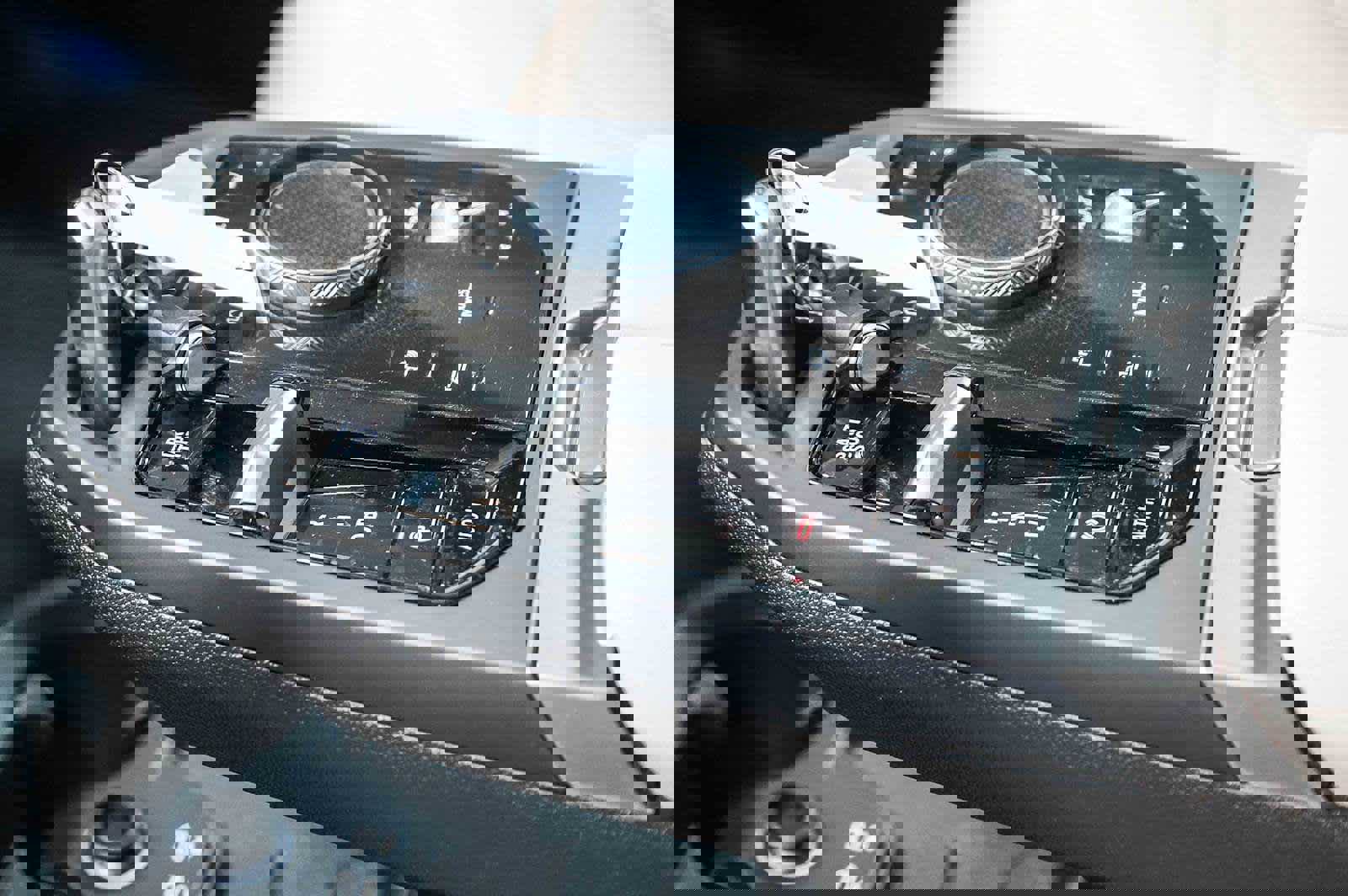 Used 2025 BMW iX xDrive50 w/ Sport Package image 27