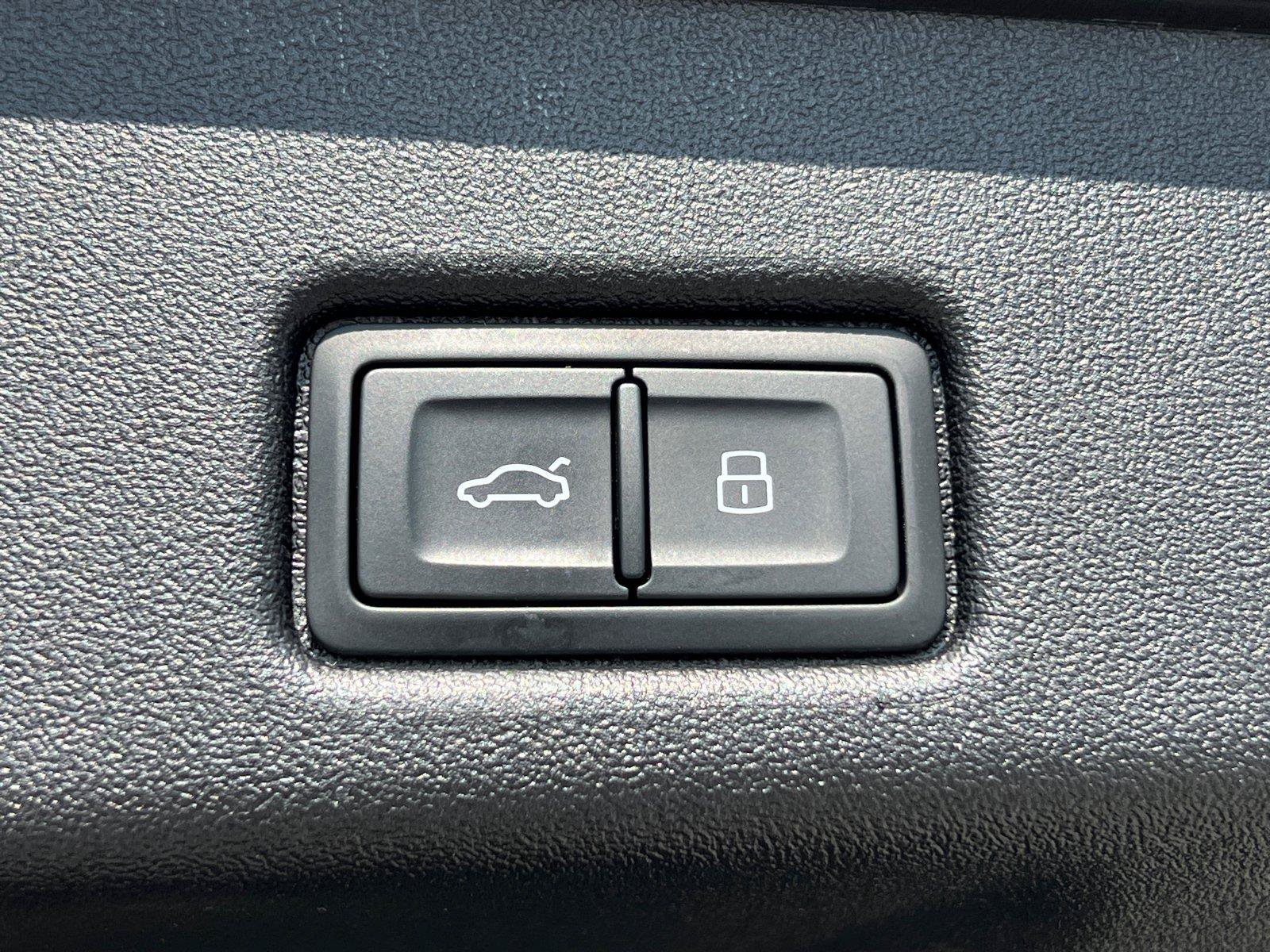 Used 2025 Audi Q5 Premium Plus w/ Premium Plus AWD/4WD image 19