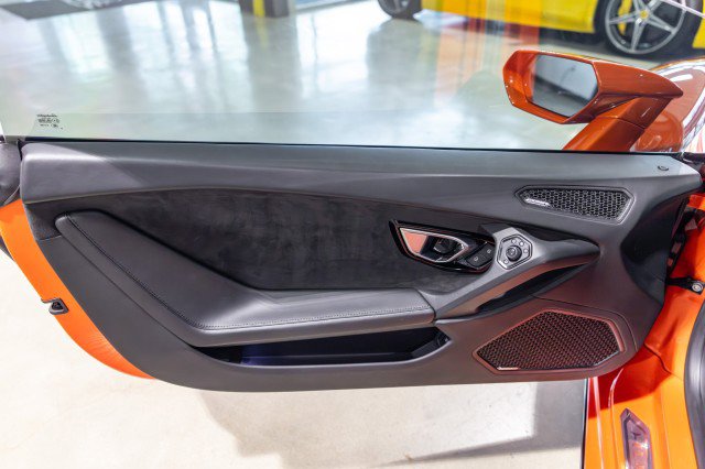 Used 2020 Lamborghini Huracan EVO AWD/4WD image 24