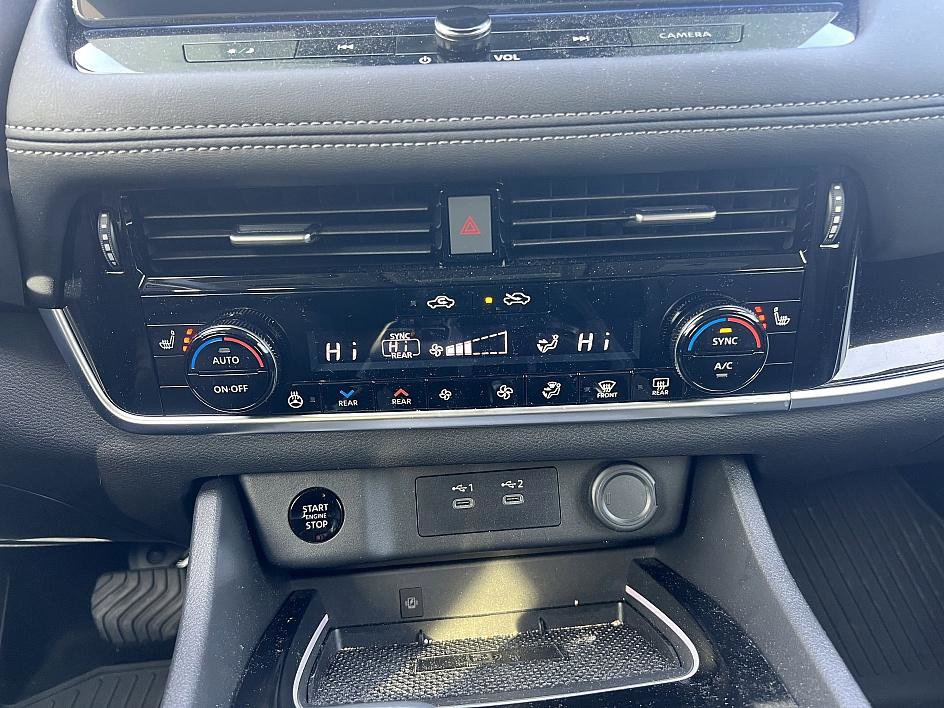 Certified 2025 Nissan Rogue SL w/ Tech Package image 5