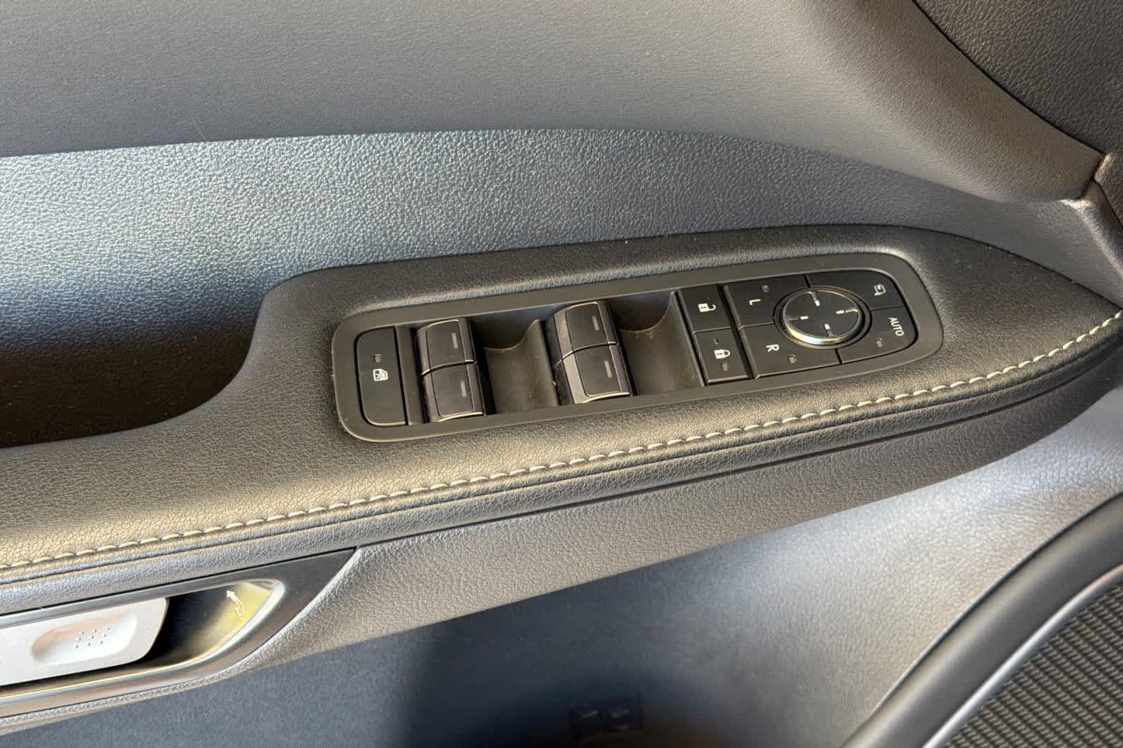 Certified 2025 Lexus RX 450h AWD w/ Convenience Package image 13
