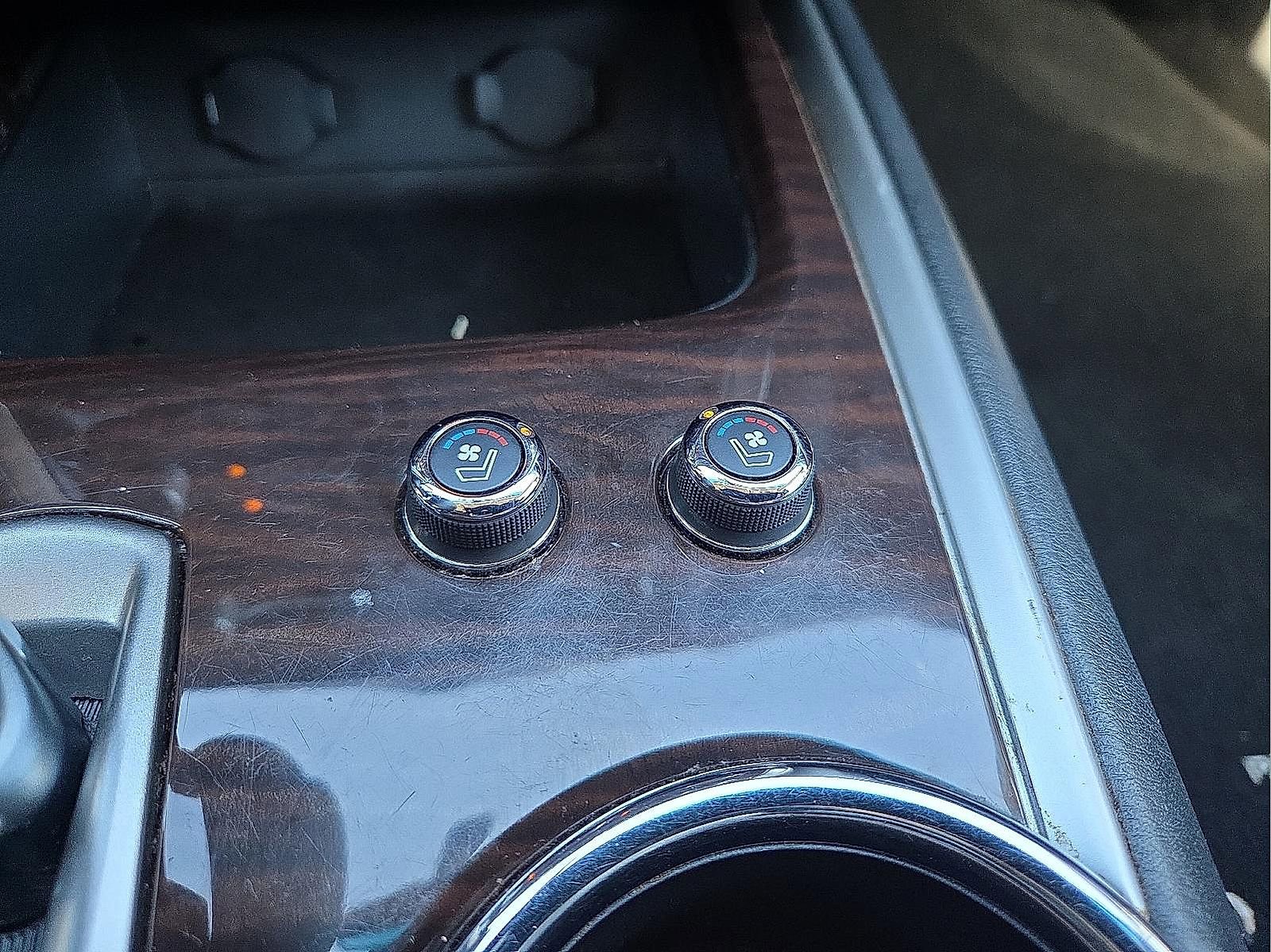 Used 2013 Nissan Pathfinder Platinum w/ Platinum Premium Pkg image 21