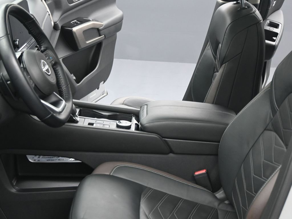 Used 2022 Nissan Pathfinder Platinum w/ Cargo Package image 18