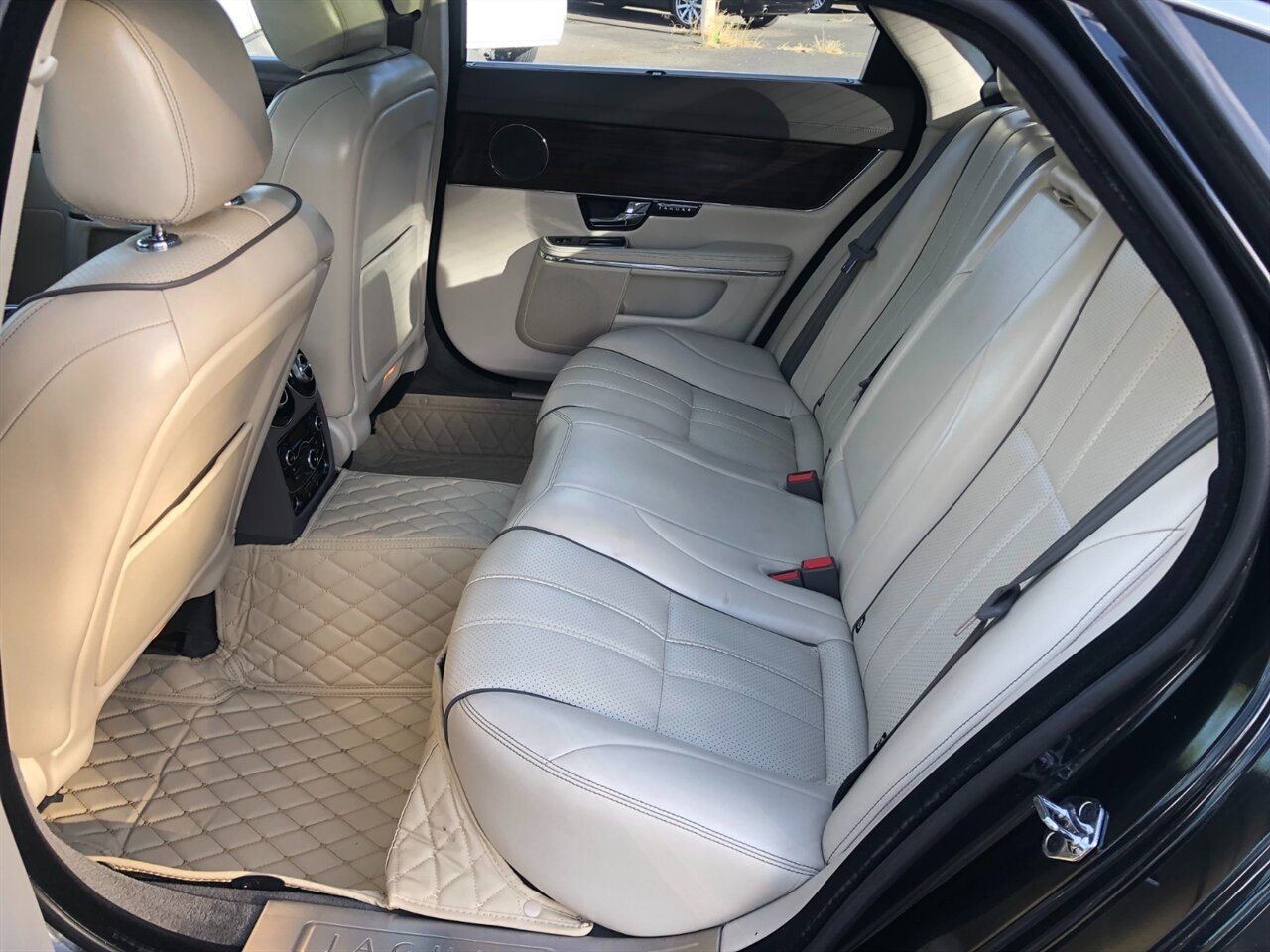 Used 2012 Jaguar XJ L RWD image 10