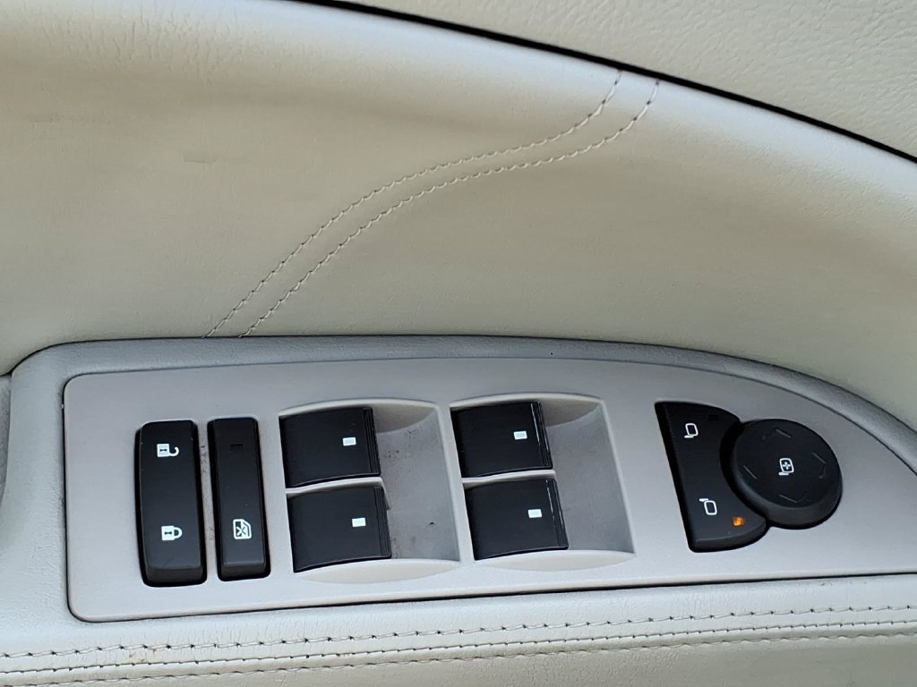 Used 2008 Buick Lucerne CXL w/ Driver Confidence Package FWD image 15