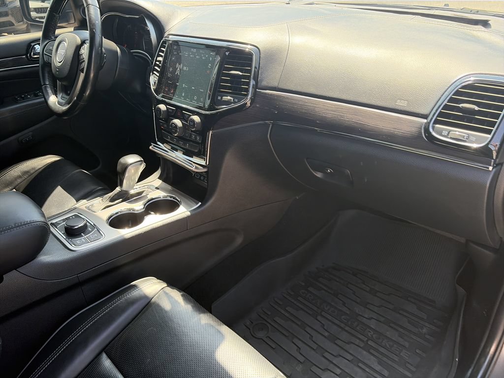 Used 2021 Jeep Grand Cherokee Overland AWD/4WD image 32
