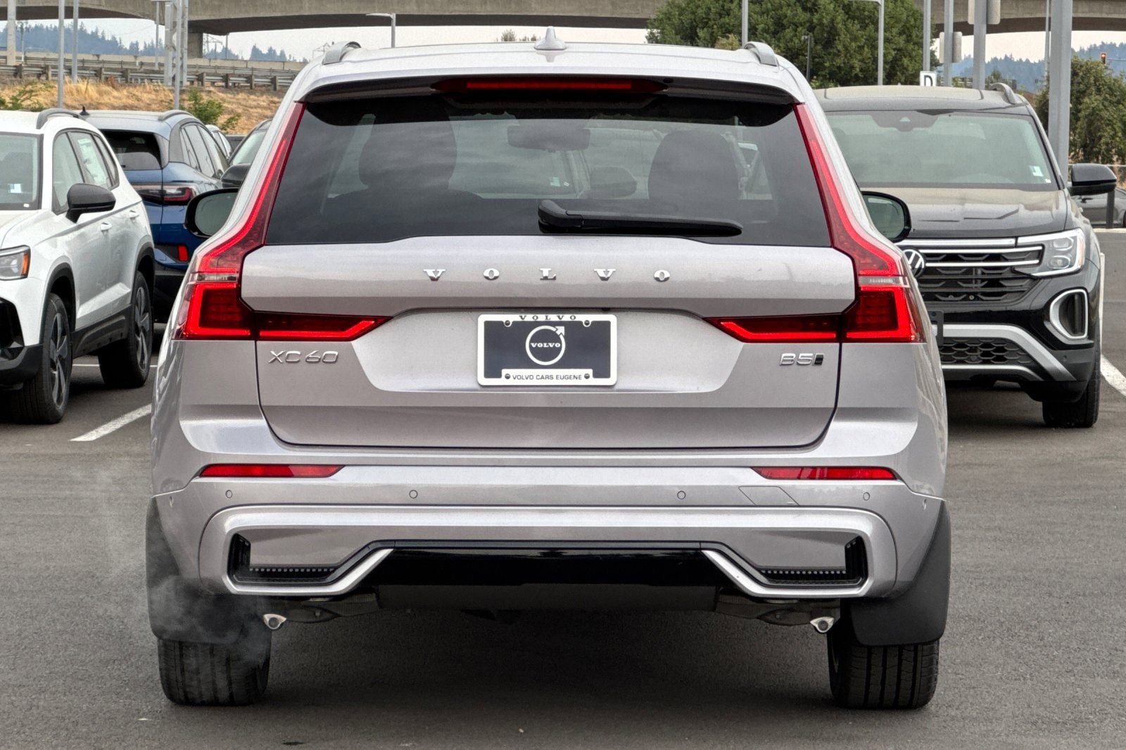 New 2026 Volvo XC60 B5 Plus w/ Climate Package image 4