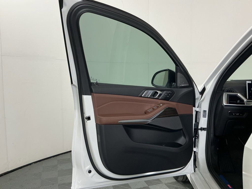 New 2026 BMW X7 xDrive40i w/ Executive Package AWD/4WD image 19