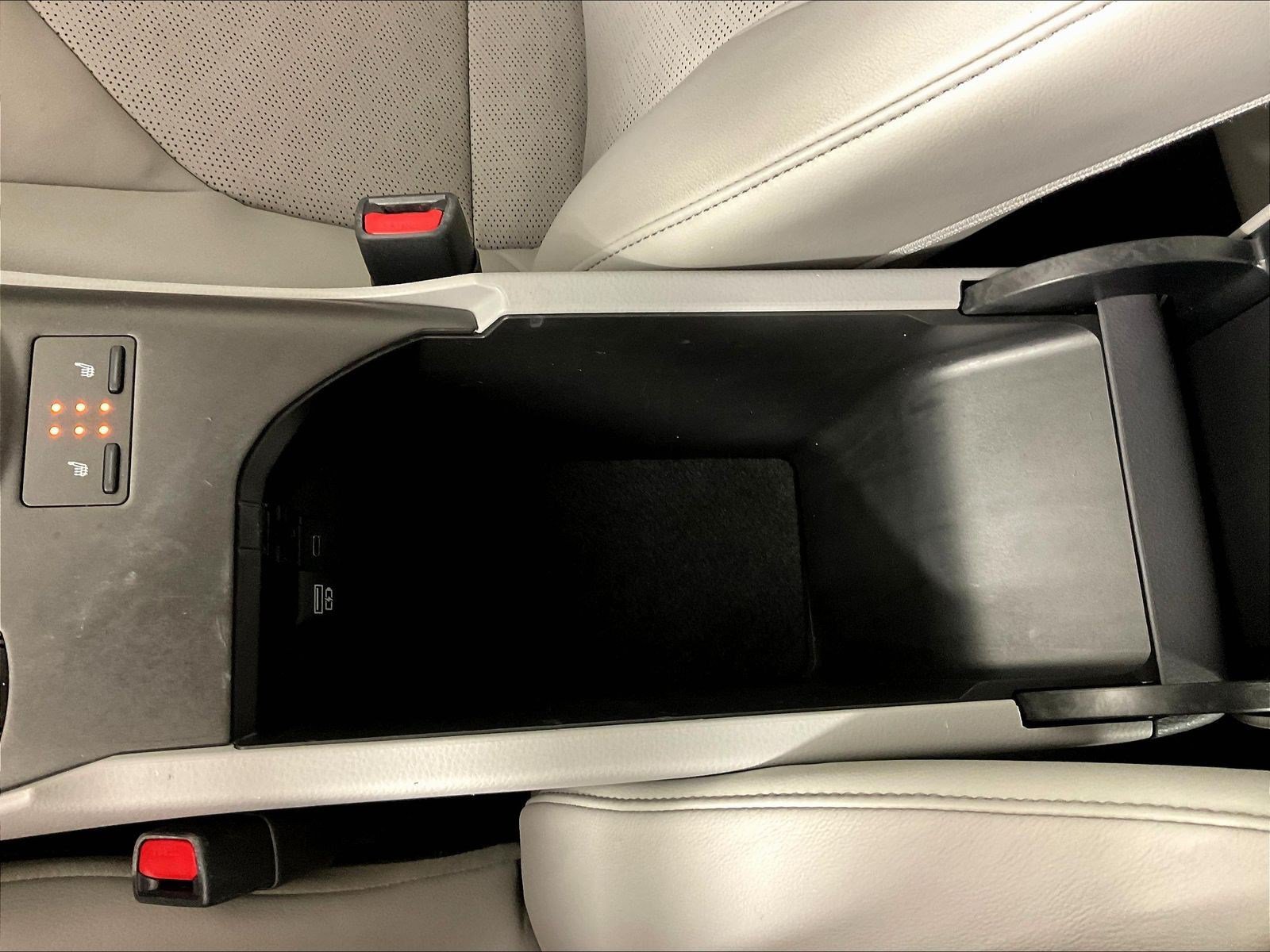 Used 2021 Toyota Camry XSE FWD image 15