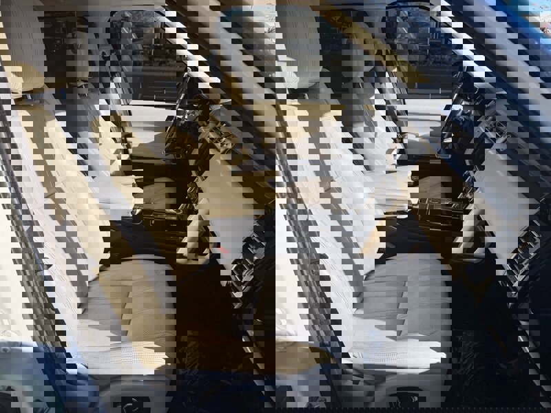 Used 2016 Land Rover Range Rover HSE image 8