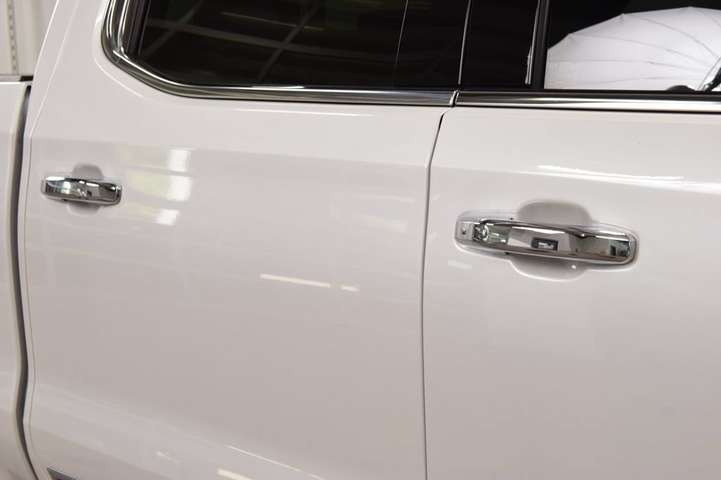 Used 2024 Chevrolet Silverado 1500 High Country AWD/4WD image 19