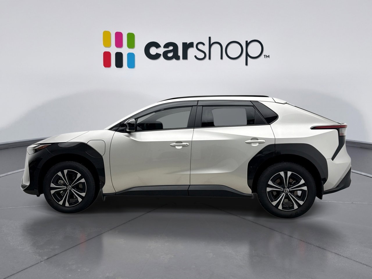 Used 2025 Toyota bZ4X AWD image 2