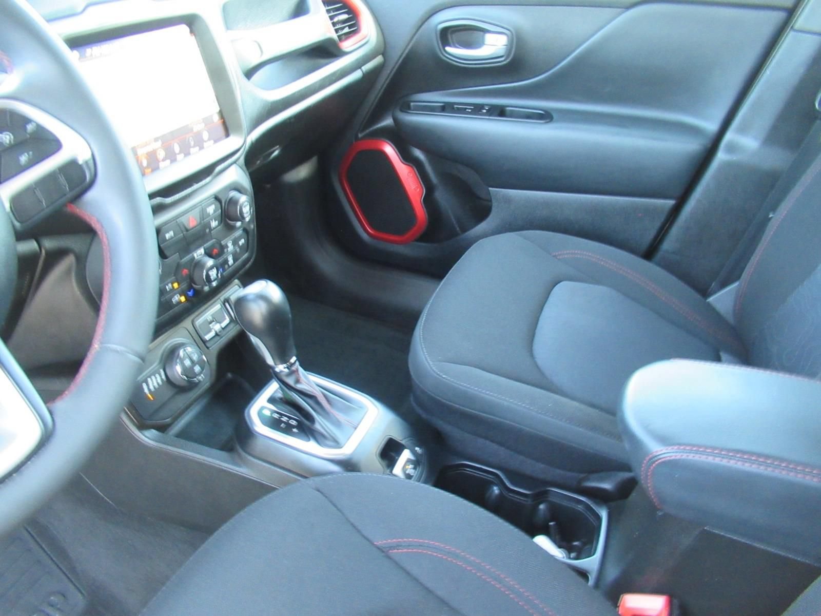 Certified 2023 Jeep Renegade Trailhawk AWD/4WD image 17