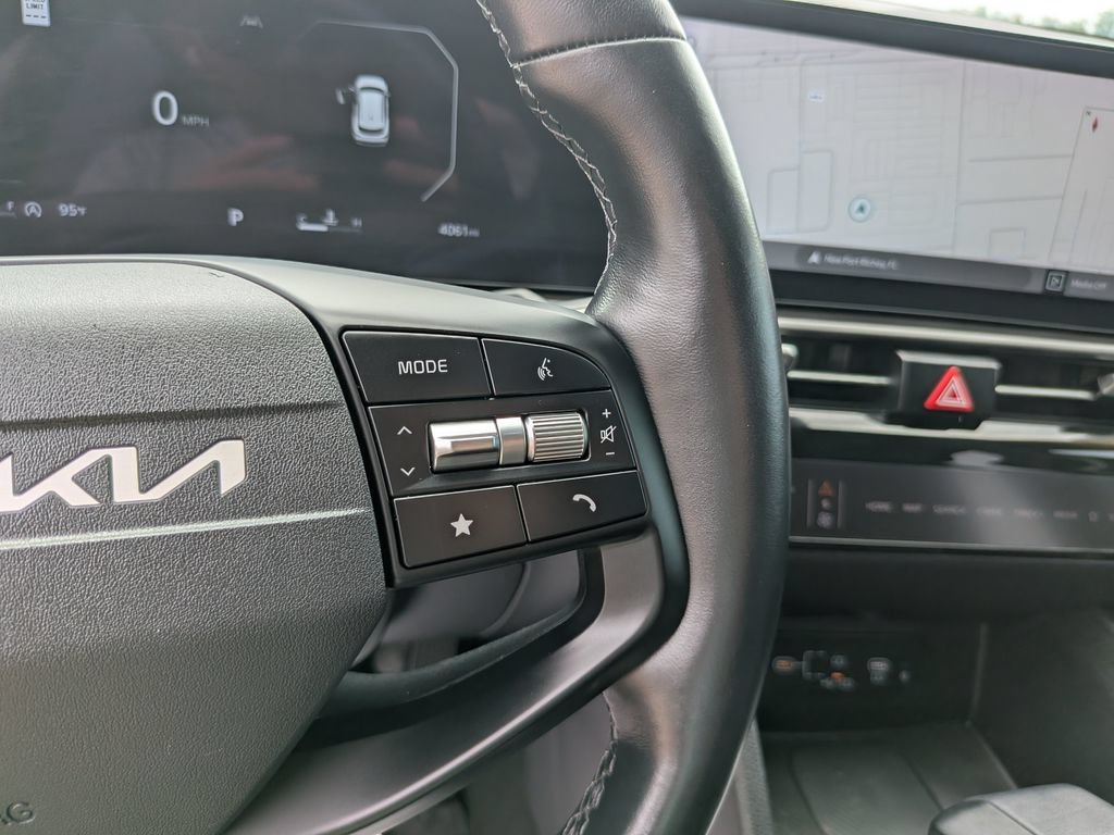 Certified 2026 Kia Sportage SX FWD image 33