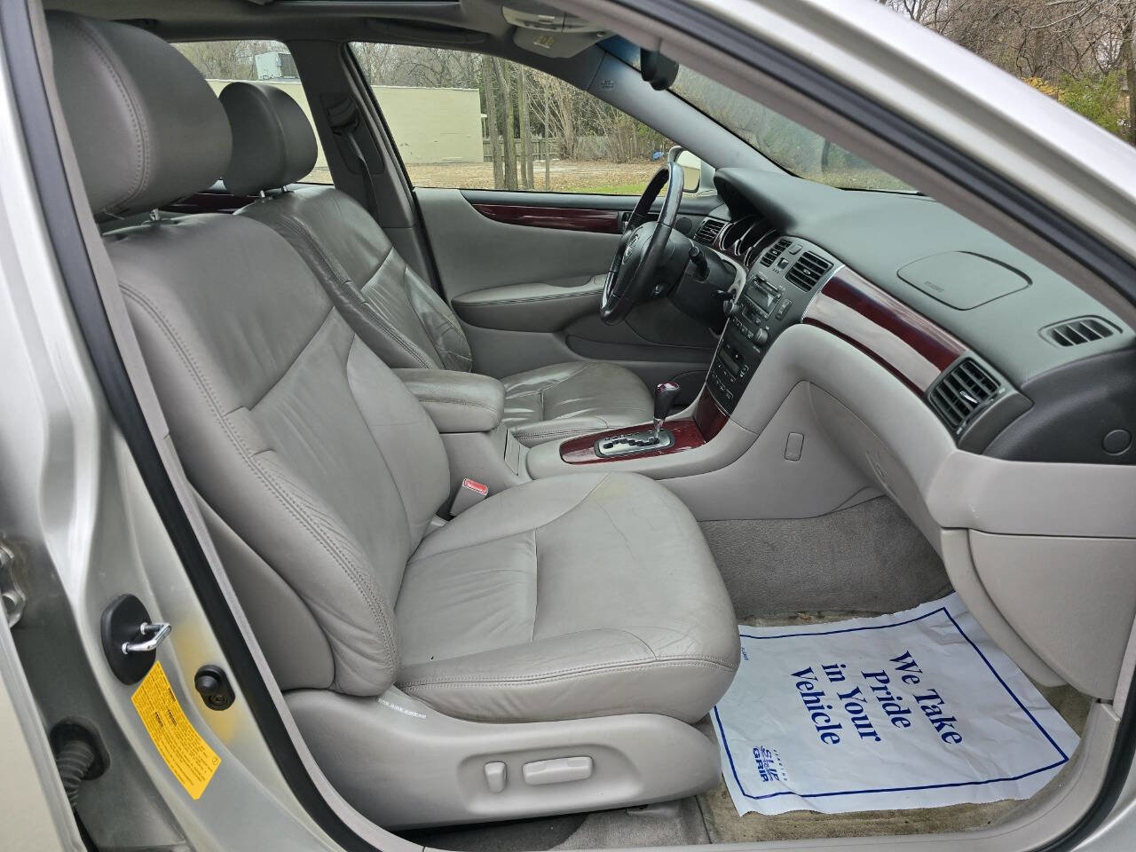 Used 2002 Lexus ES 330 Base 4dr Sedan image 12