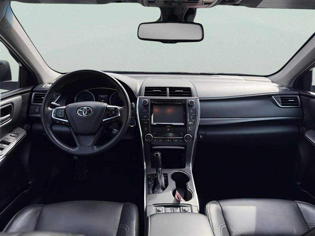 Used 2016 Toyota Camry XLE w/ Moonroof Package FWD image 16