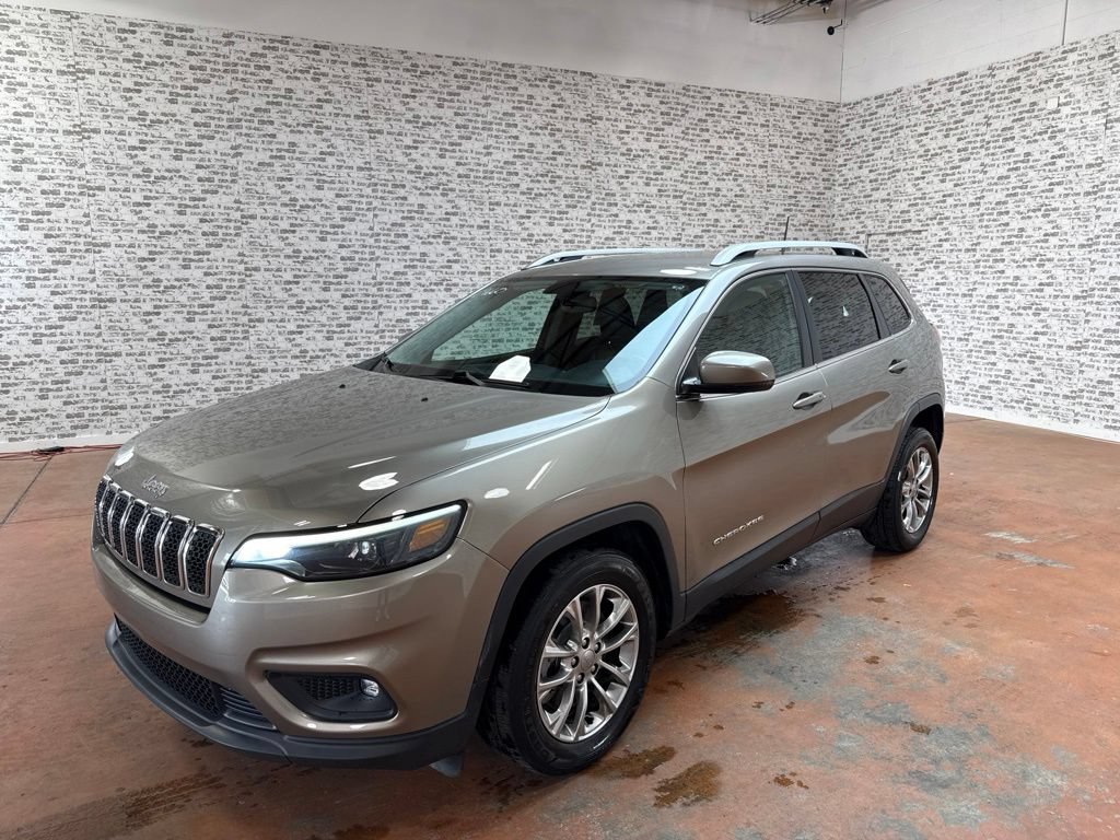 Used 2019 Jeep Cherokee Latitude Plus w/ Comfort/Convenience Group FWD image 3