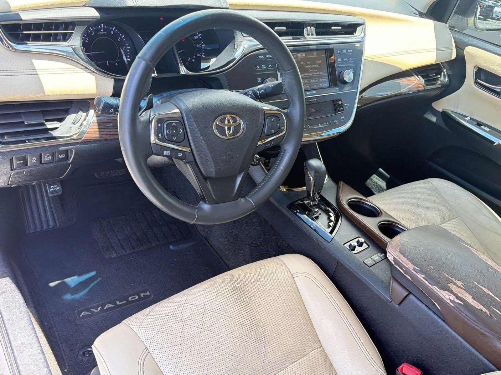 Used 2014 Toyota Avalon Limited w/ Technology Package FWD image 4