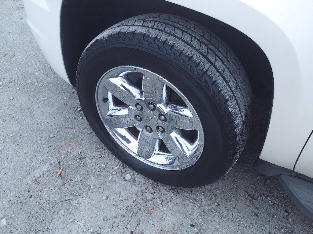 Used 2014 GMC Yukon XL SLT image 4