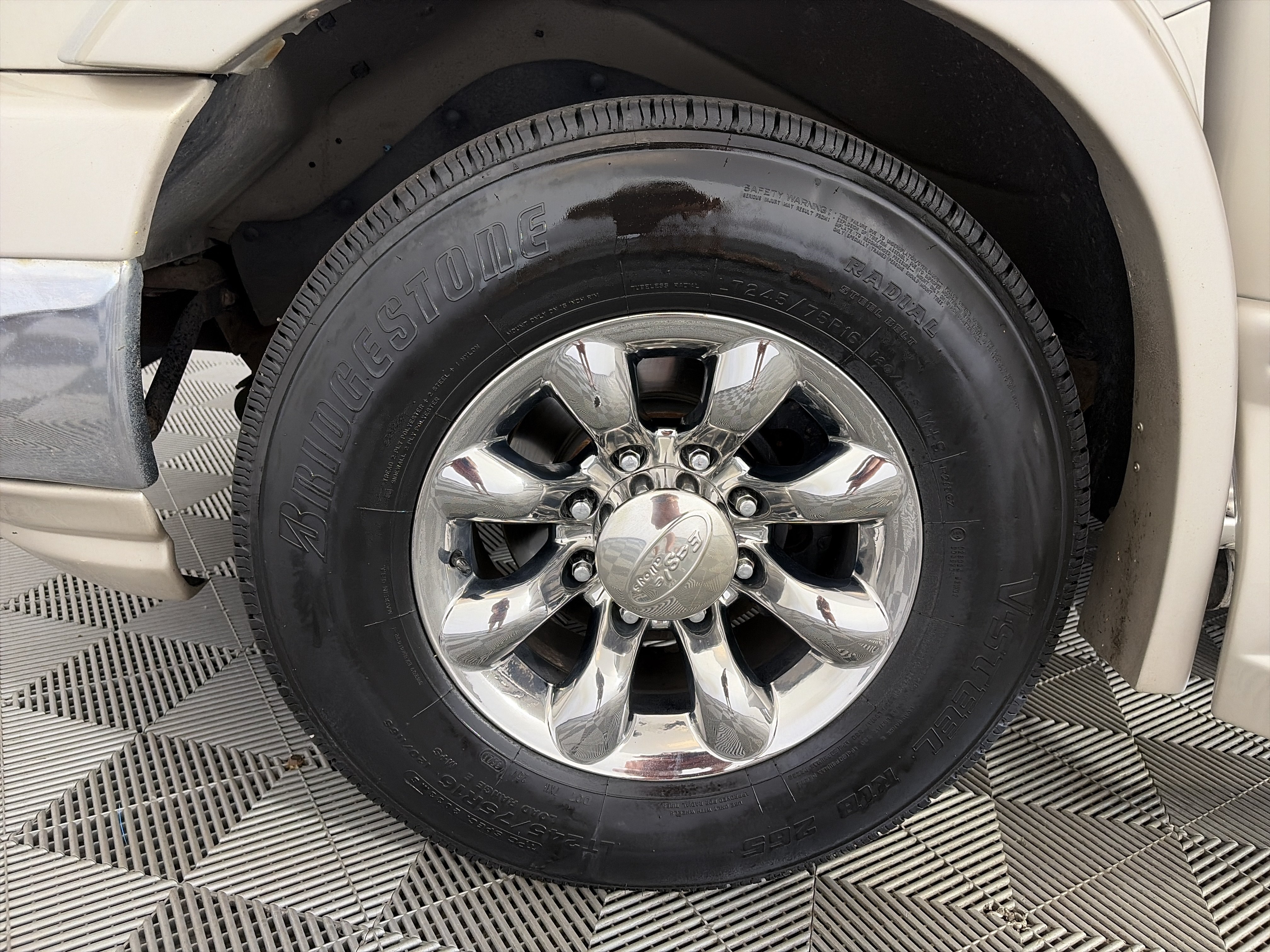 Used 2016 GMC Savana 2500 RWD image 13