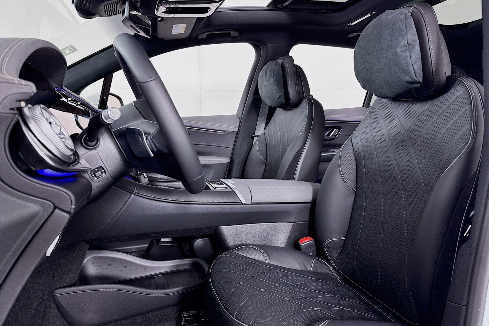 New 2026 Mercedes-Benz EQS 550 4MATIC SUV image 16